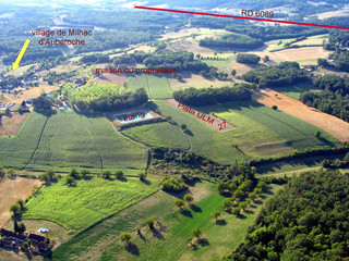 La base ULM de la ferme Milhac-Oie en Prigord (LF2453)